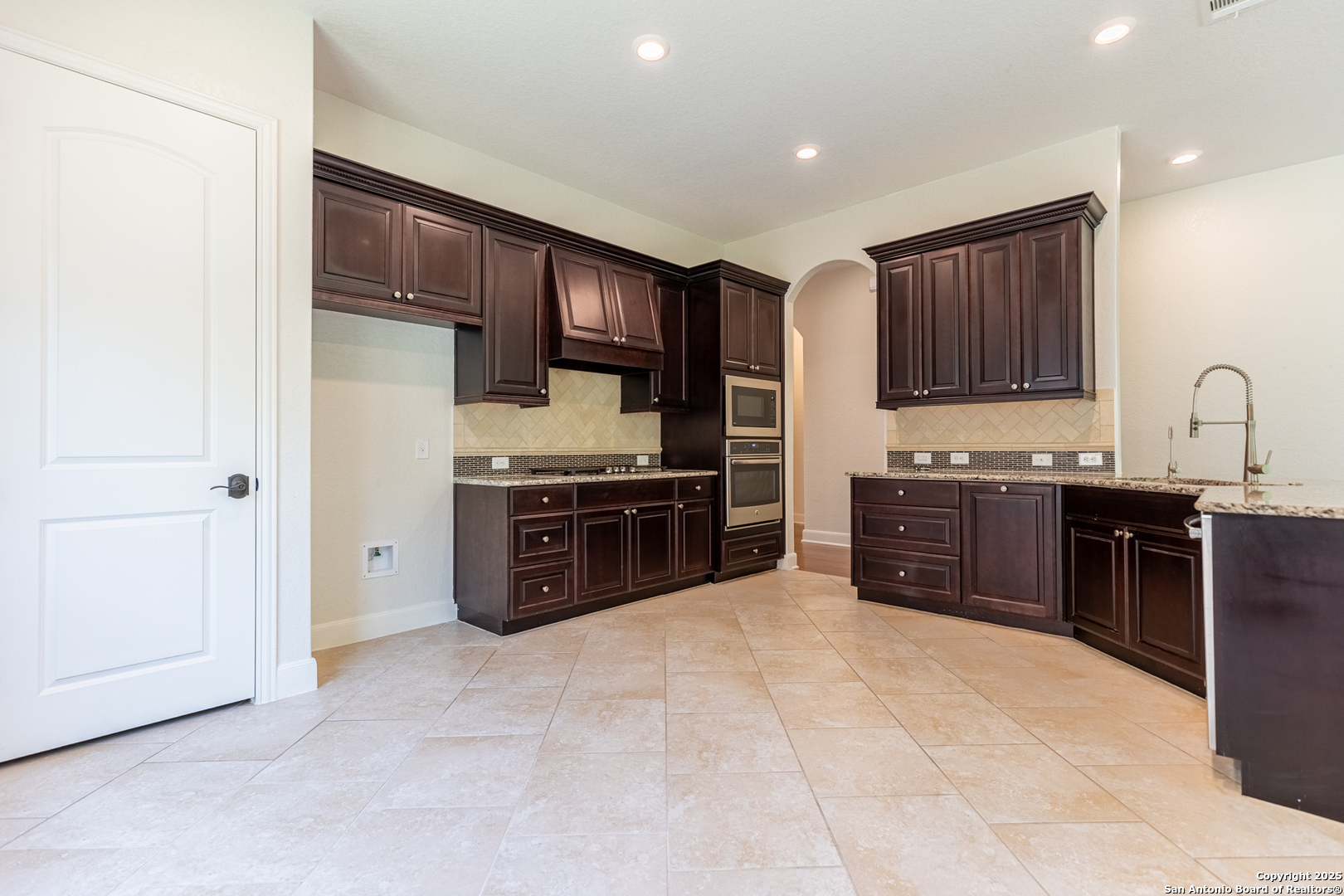 5041 Country Nest San Antonio TX 78253