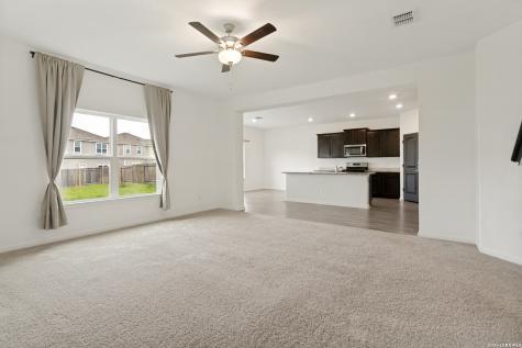 2943 Forsyth Canyon Converse TX 78109