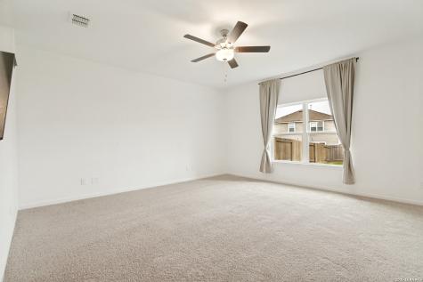 2943 Forsyth Canyon Converse TX 78109