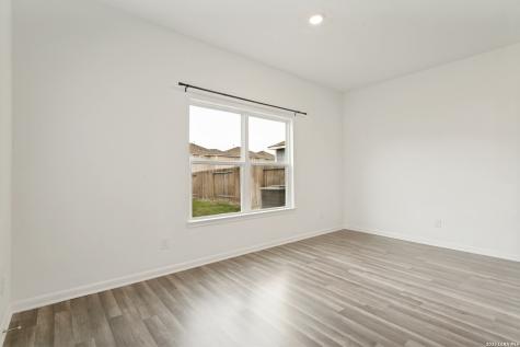 2943 Forsyth Canyon Converse TX 78109