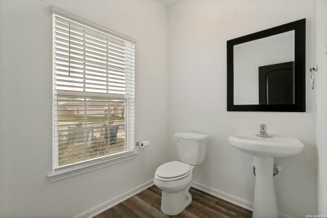2943 Forsyth Canyon Converse TX 78109