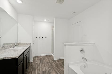 2943 Forsyth Canyon Converse TX 78109