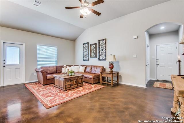626 Heathers Way Seguin TX 78155