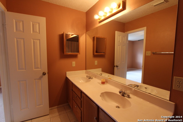 904 Abercorn Schertz TX 78154