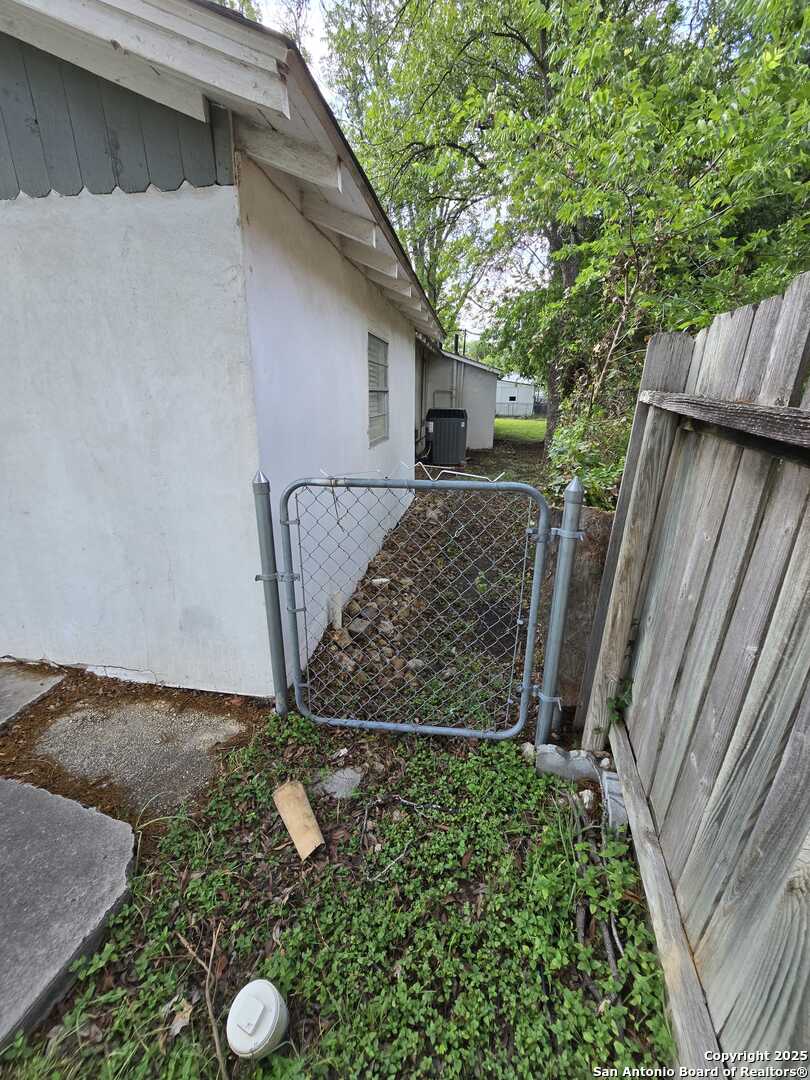 1020 Mission Road San Antonio TX 78210