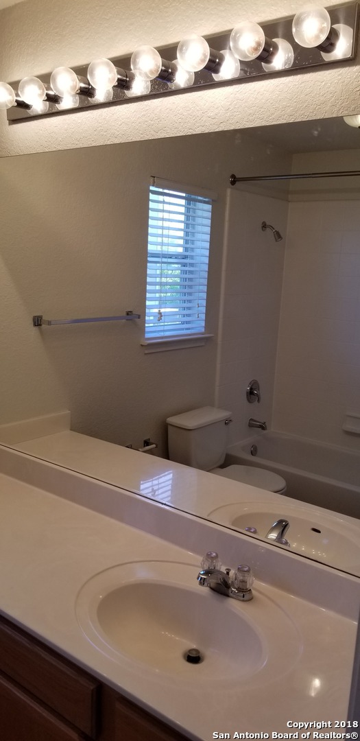 806 Thomas Ridge San Antonio TX 78251
