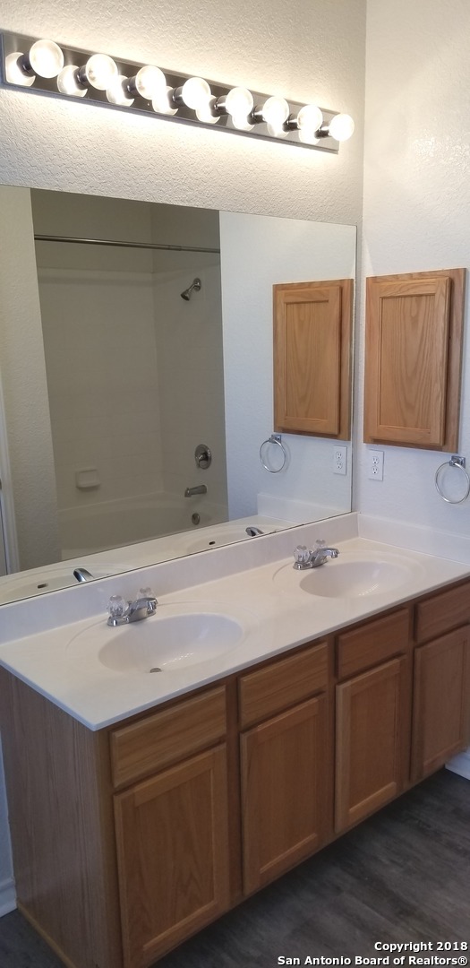 806 Thomas Ridge San Antonio TX 78251