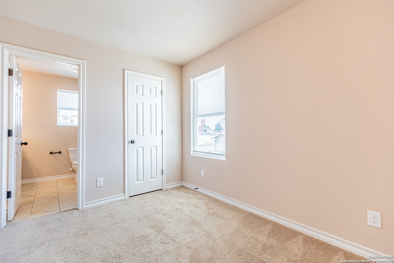 7314 Colina Converse TX 78109