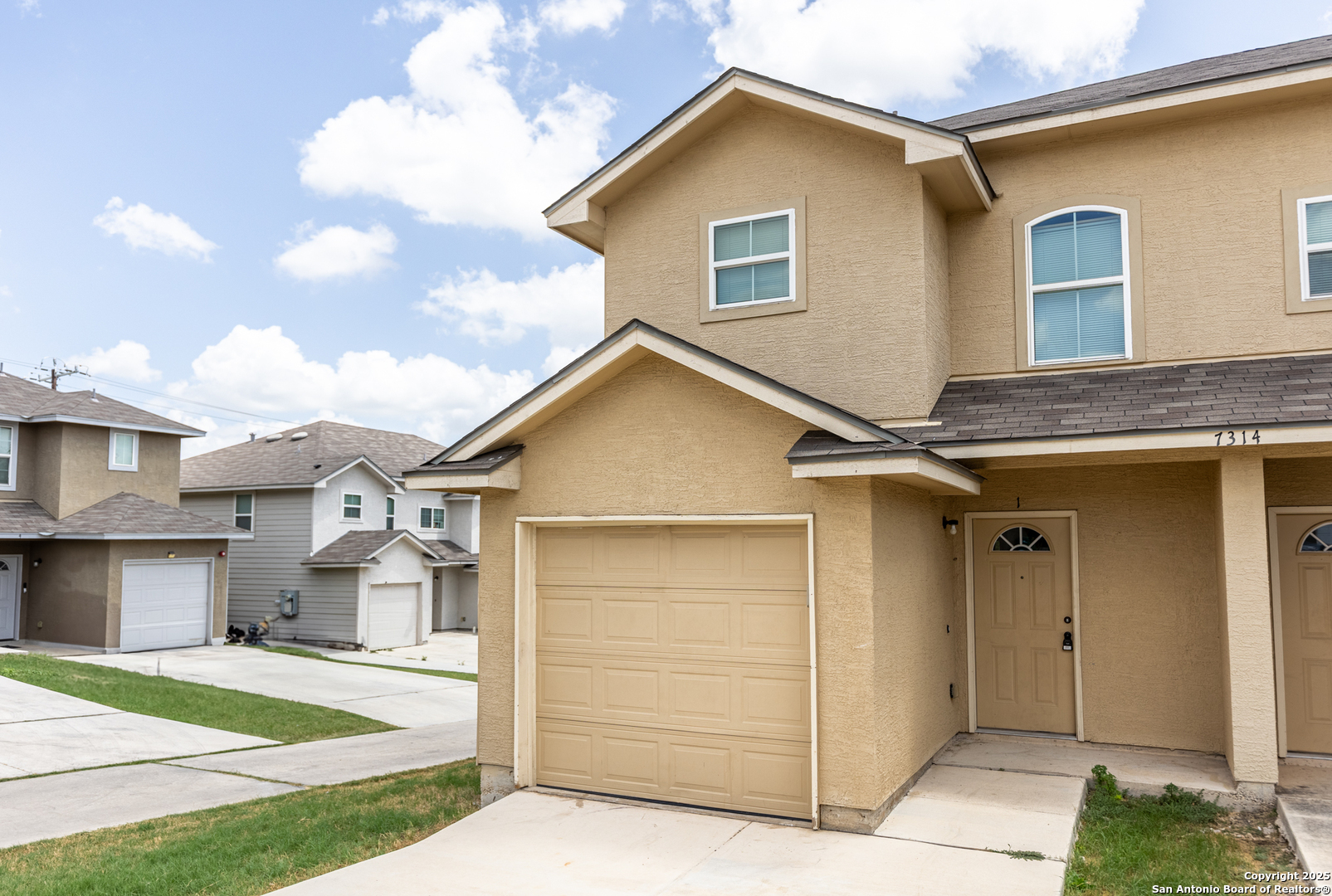 7314 Colina Converse TX 78109