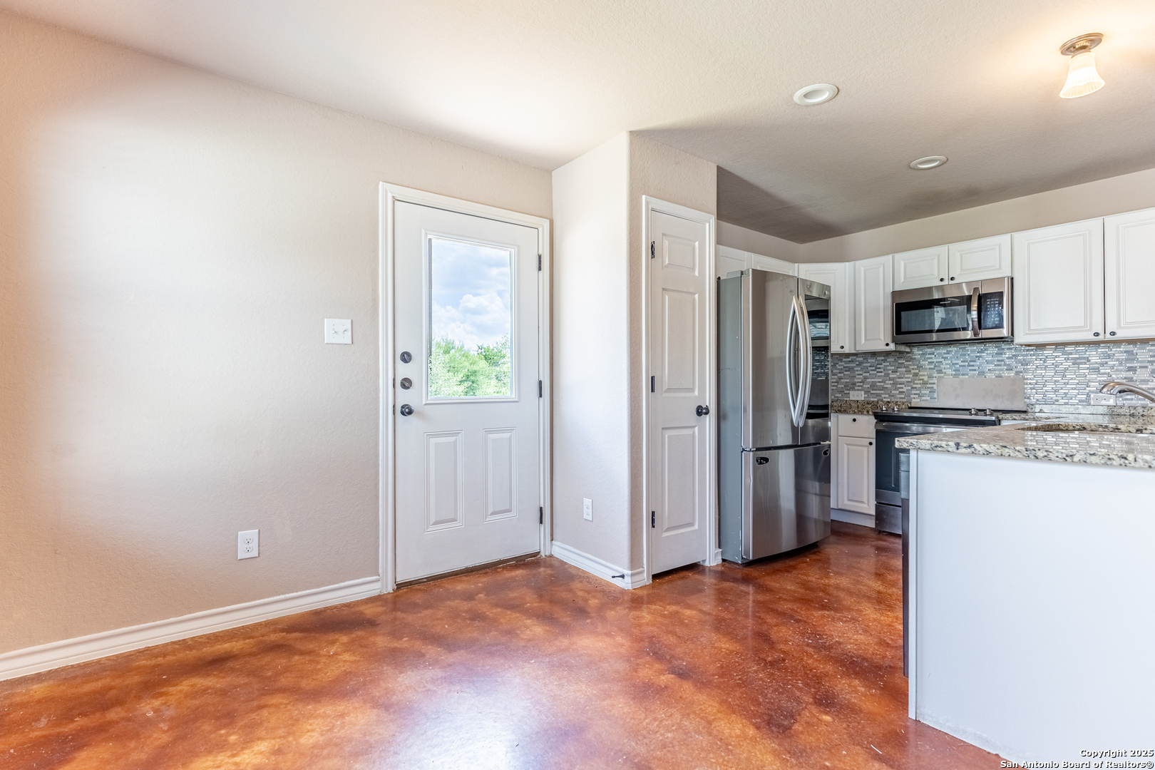 7314 Colina Converse TX 78109