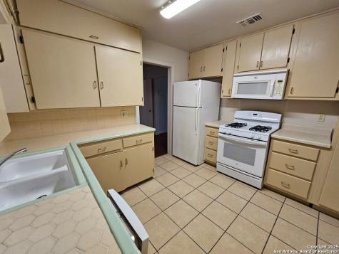 217 Lullwood San Antonio TX 78212