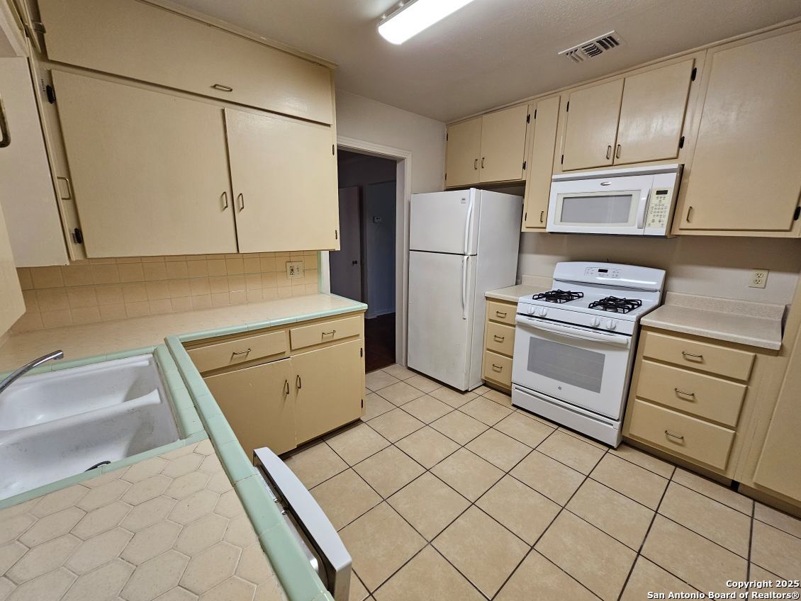 217 Lullwood San Antonio TX 78212