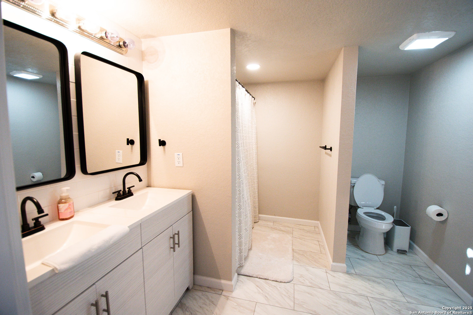 239 W Bedford San Antonio TX 78226