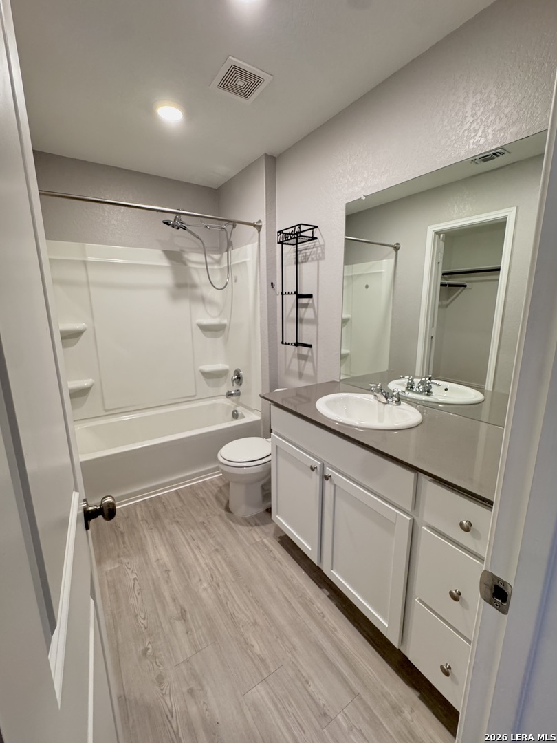 6855 Burgess Ridge Converse TX 78109