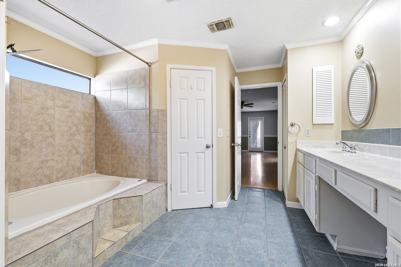 8411 Aristotle Universal City TX 78148
