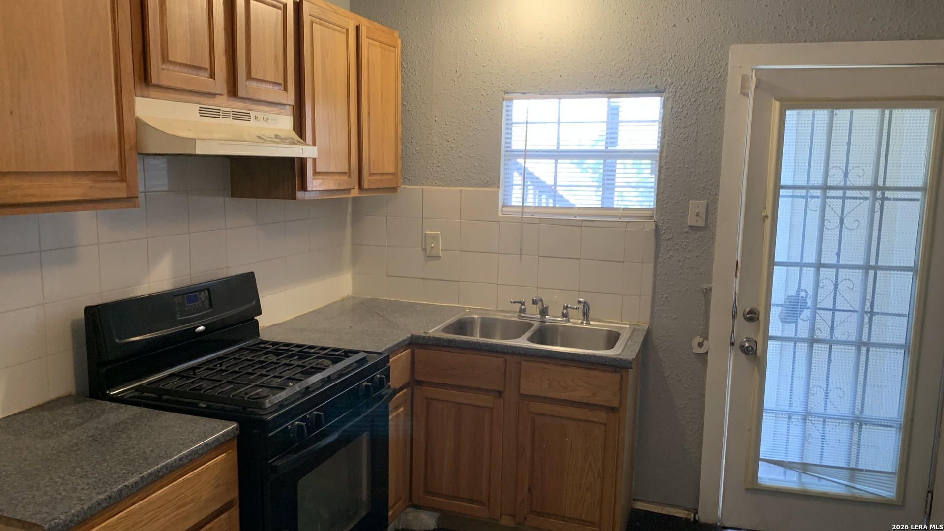 1524 W Woodlawn Avenue San Antonio TX 78201