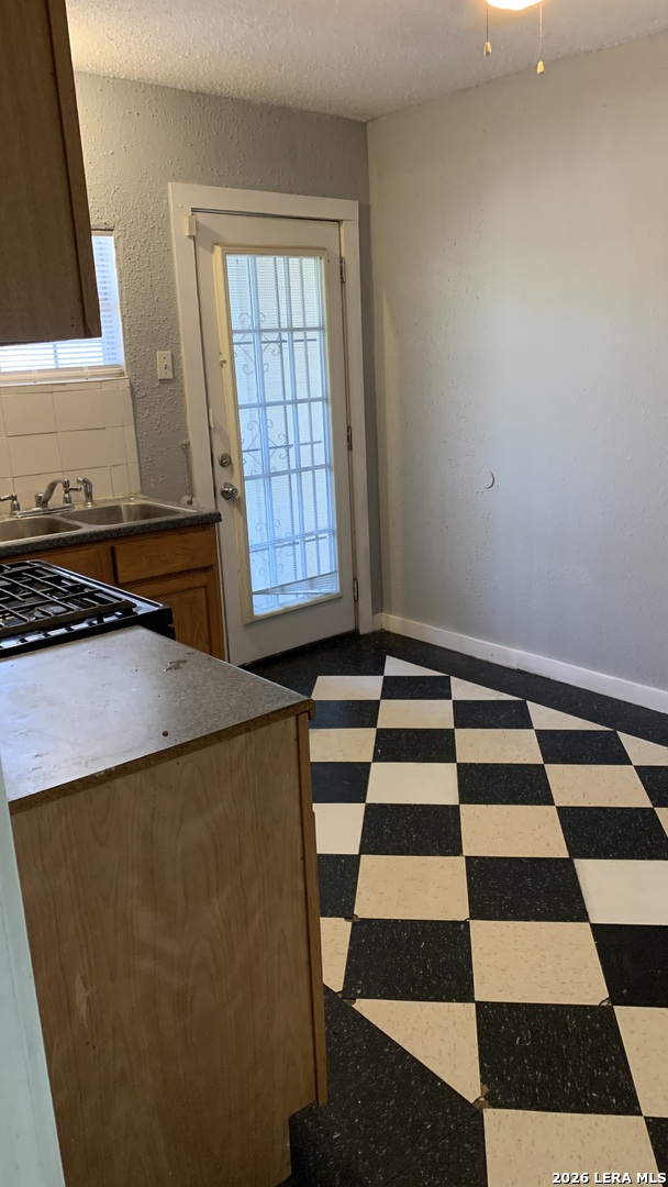 1524 W Woodlawn Avenue San Antonio TX 78201