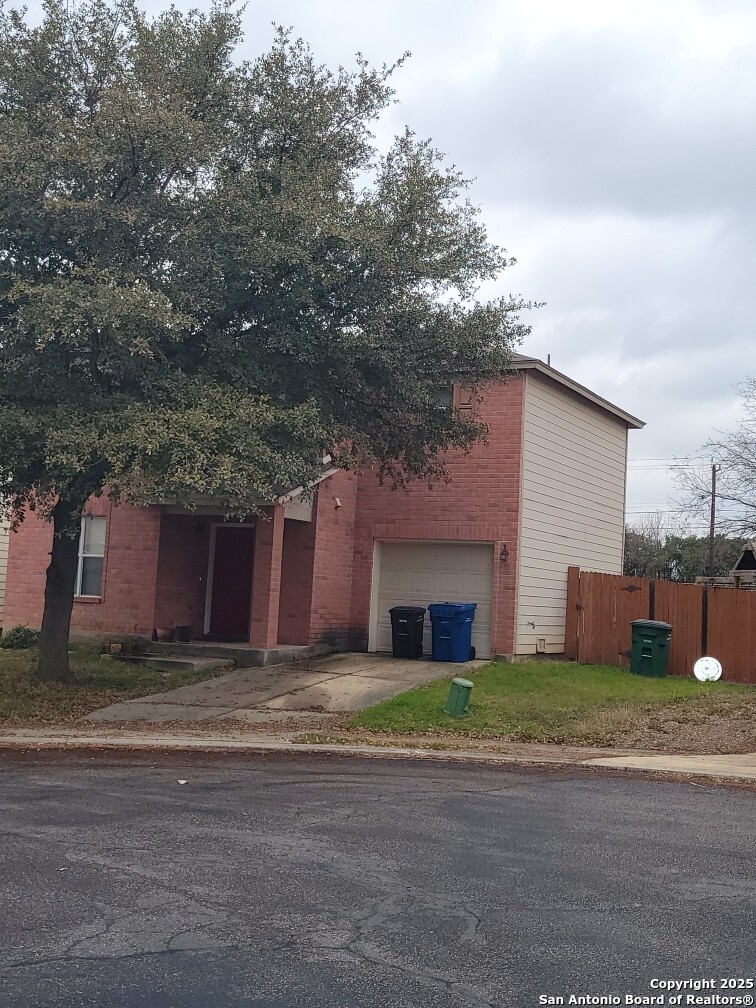 15 Bedford Bay San Antonio TX 78239