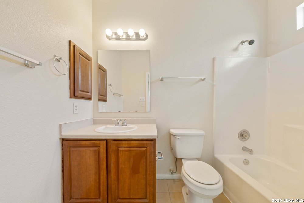 518 Dukeway Universal City TX 78148