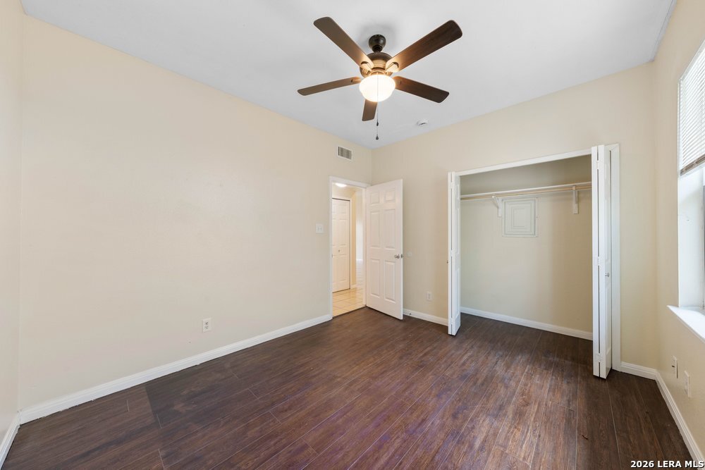 518 Dukeway Universal City TX 78148