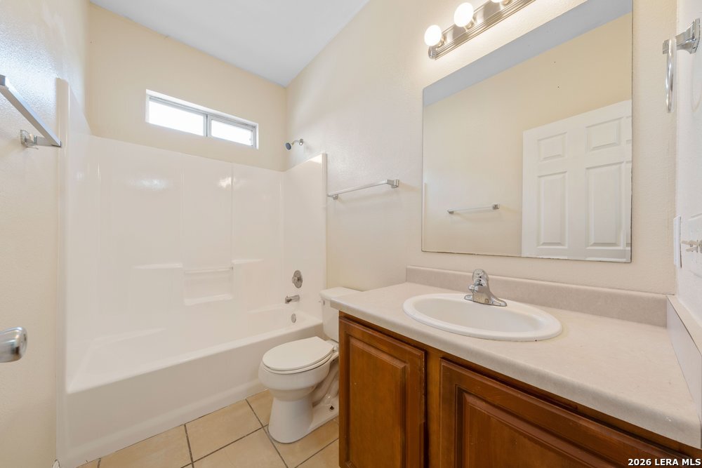 518 Dukeway Universal City TX 78148