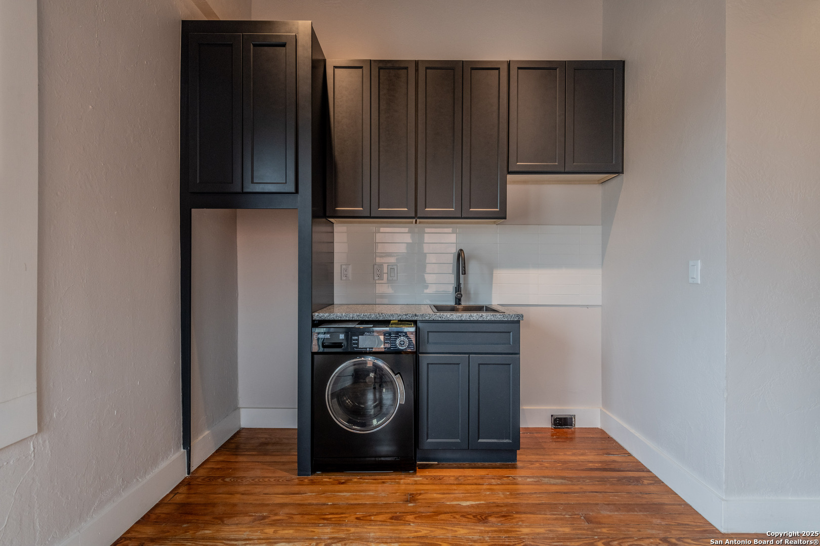 1714 S Street Mary's San Antonio TX 78210