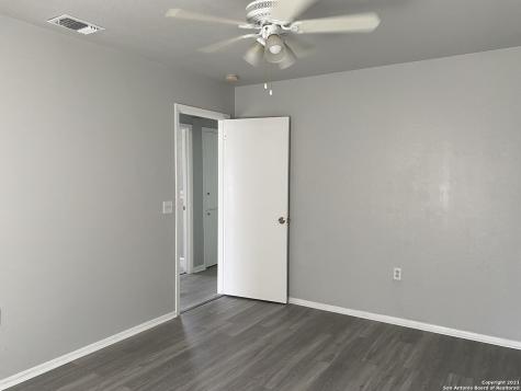 12421 Trailing Oaks Street Live Oak TX 78233