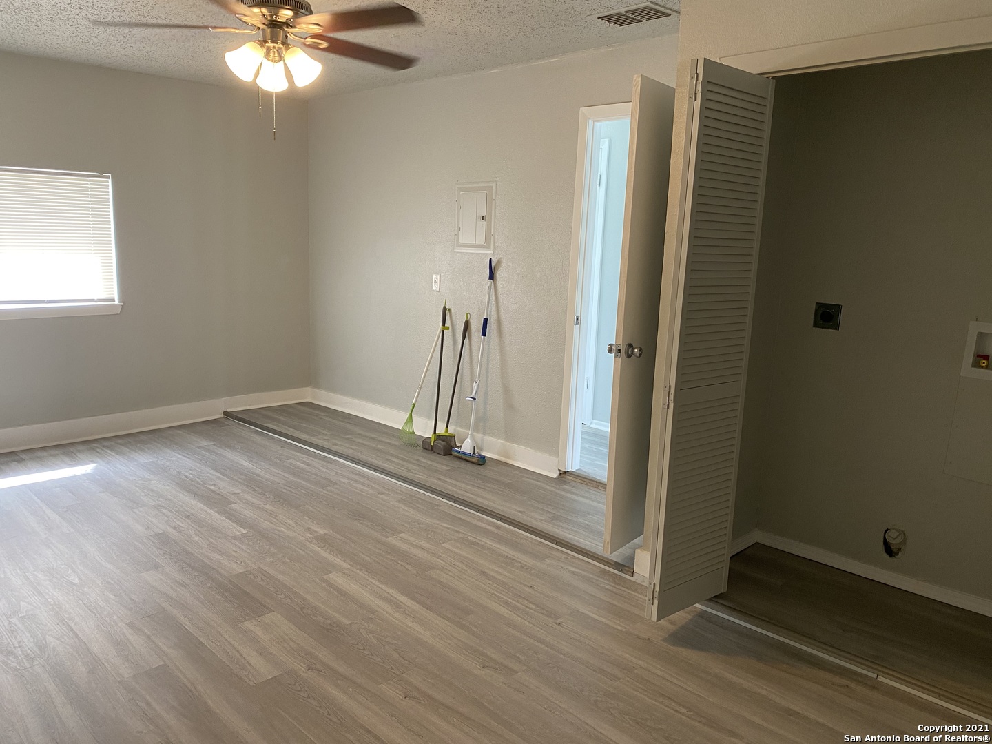 12421 Trailing Oaks Street Live Oak TX 78233