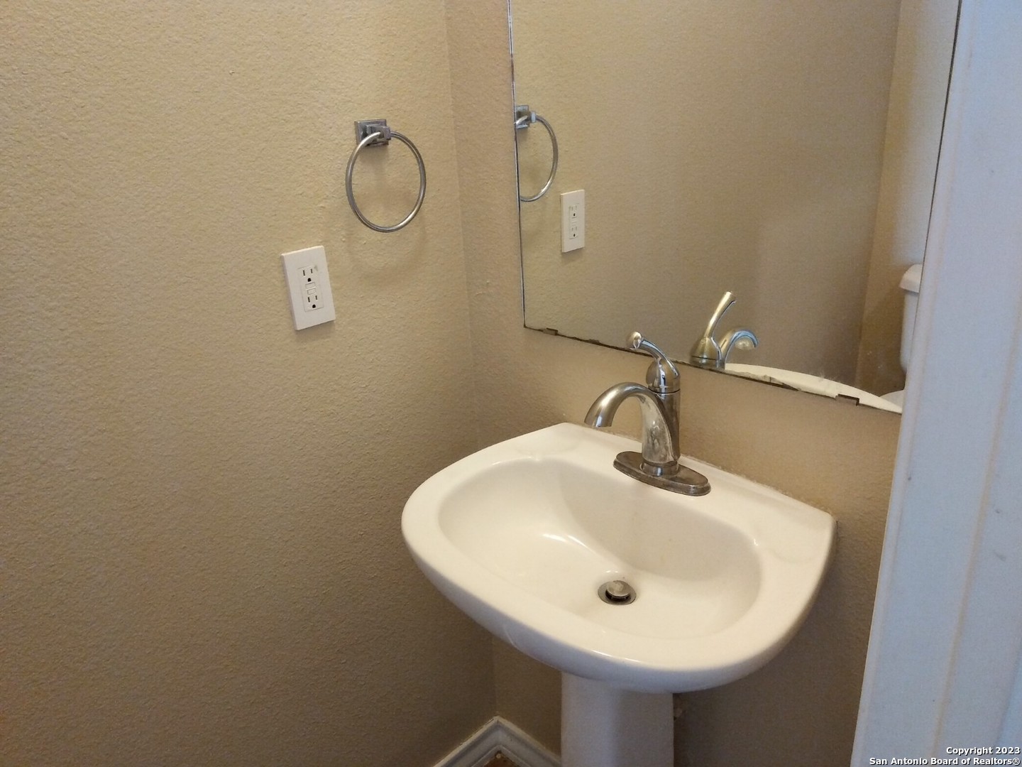 5026 Summitwood San Antonio TX 78229
