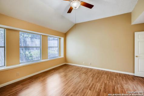 8826 Lost Woods San Antonio TX 78240