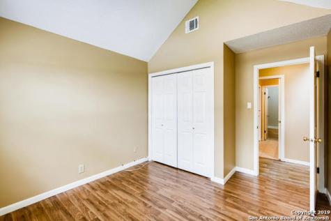 8826 Lost Woods San Antonio TX 78240