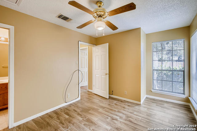 8826 Lost Woods San Antonio TX 78240