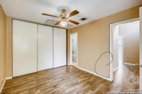 8826 Lost Woods San Antonio TX 78240
