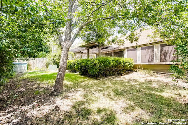 8826 Lost Woods San Antonio TX 78240