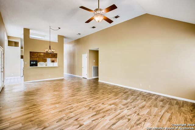 8826 Lost Woods San Antonio TX 78240