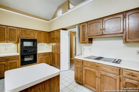 8826 Lost Woods San Antonio TX 78240