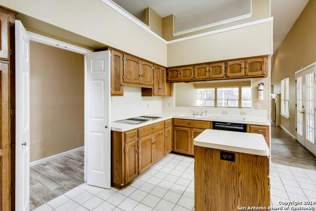 8826 Lost Woods San Antonio TX 78240