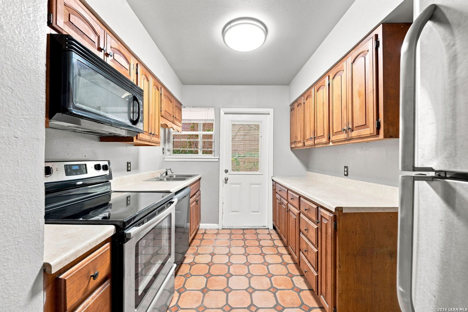 1157 Garraty Terrell Hills TX 78209
