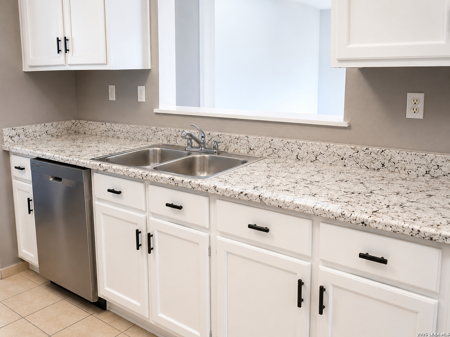 8011 Chestnut Cedar Drive Converse TX 78109