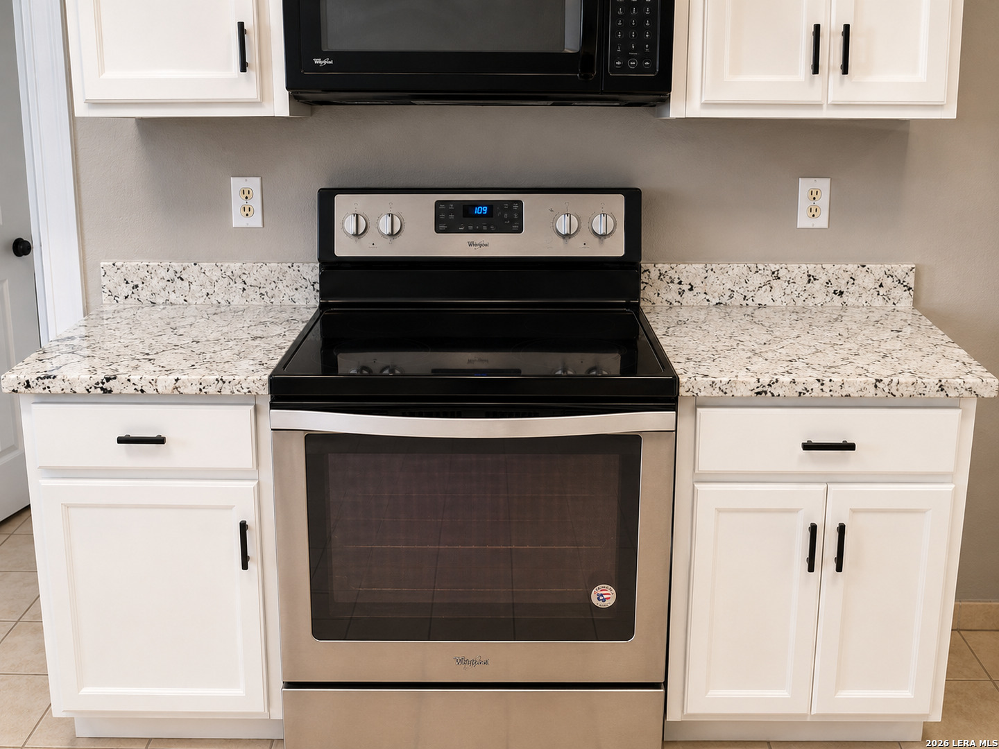 8011 Chestnut Cedar Drive Converse TX 78109