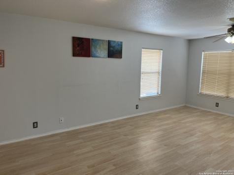 15 Mclennan Oak San Antonio TX 78240