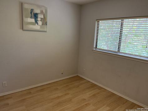 15 Mclennan Oak San Antonio TX 78240