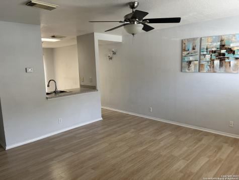 15 Mclennan Oak San Antonio TX 78240