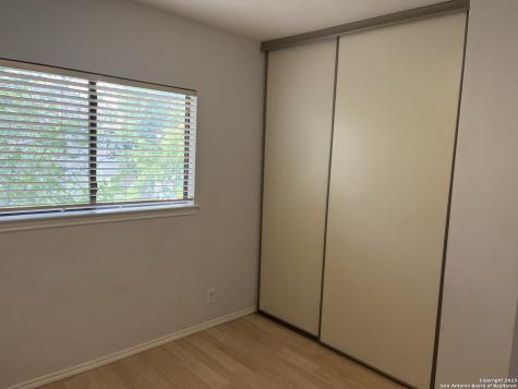 15 Mclennan Oak San Antonio TX 78240