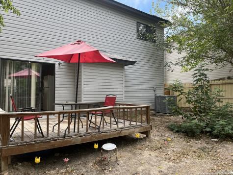 15 Mclennan Oak San Antonio TX 78240