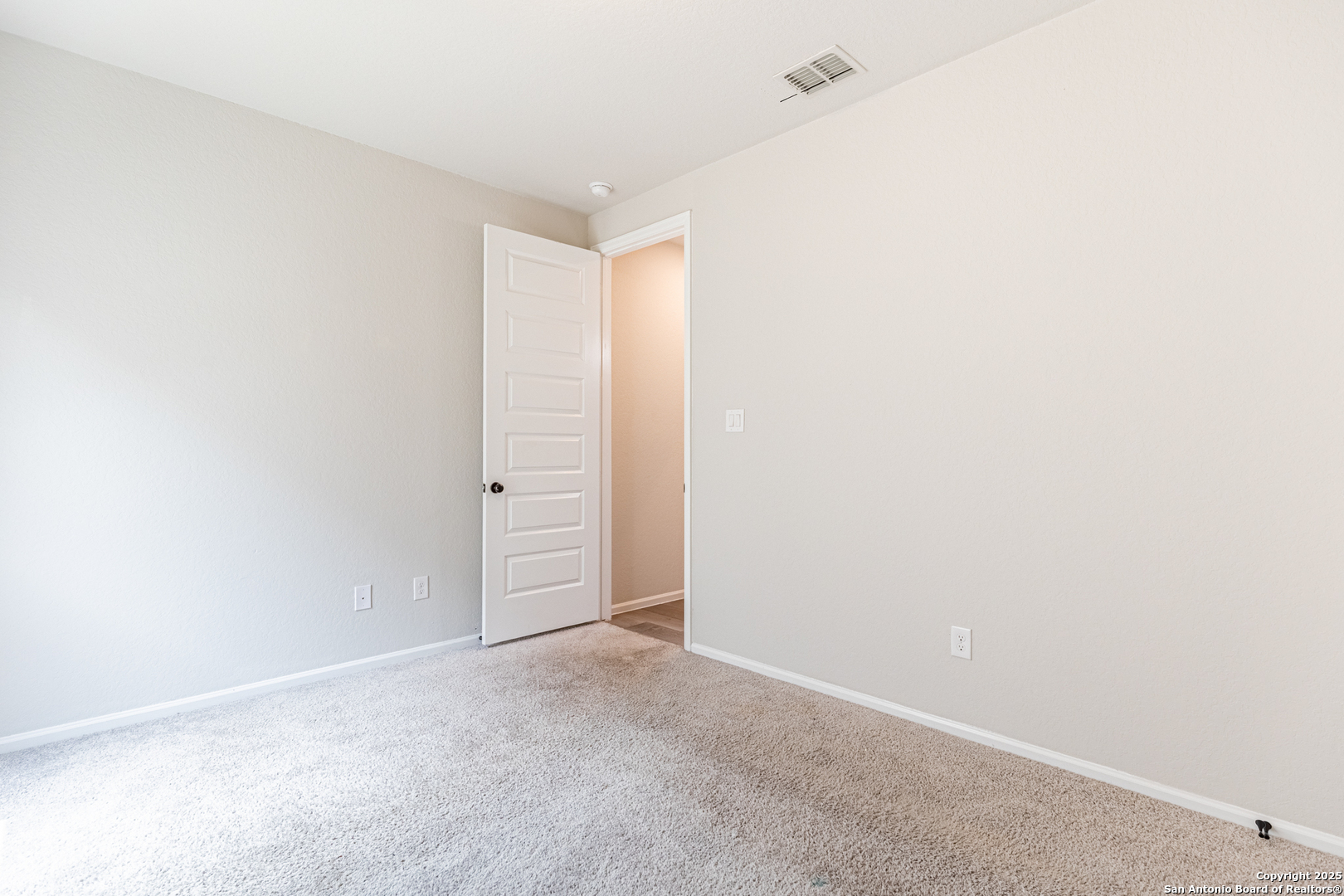 9438 Iron Keeper San Antonio TX 78254