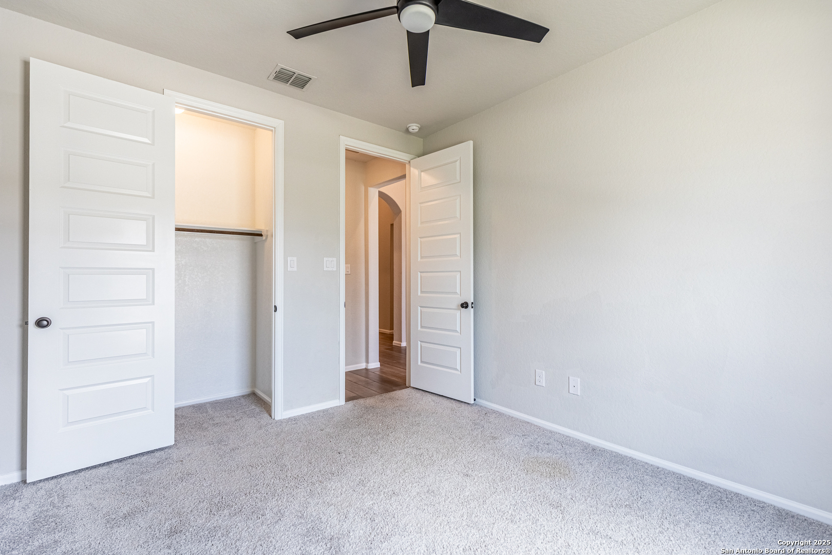 9438 Iron Keeper San Antonio TX 78254