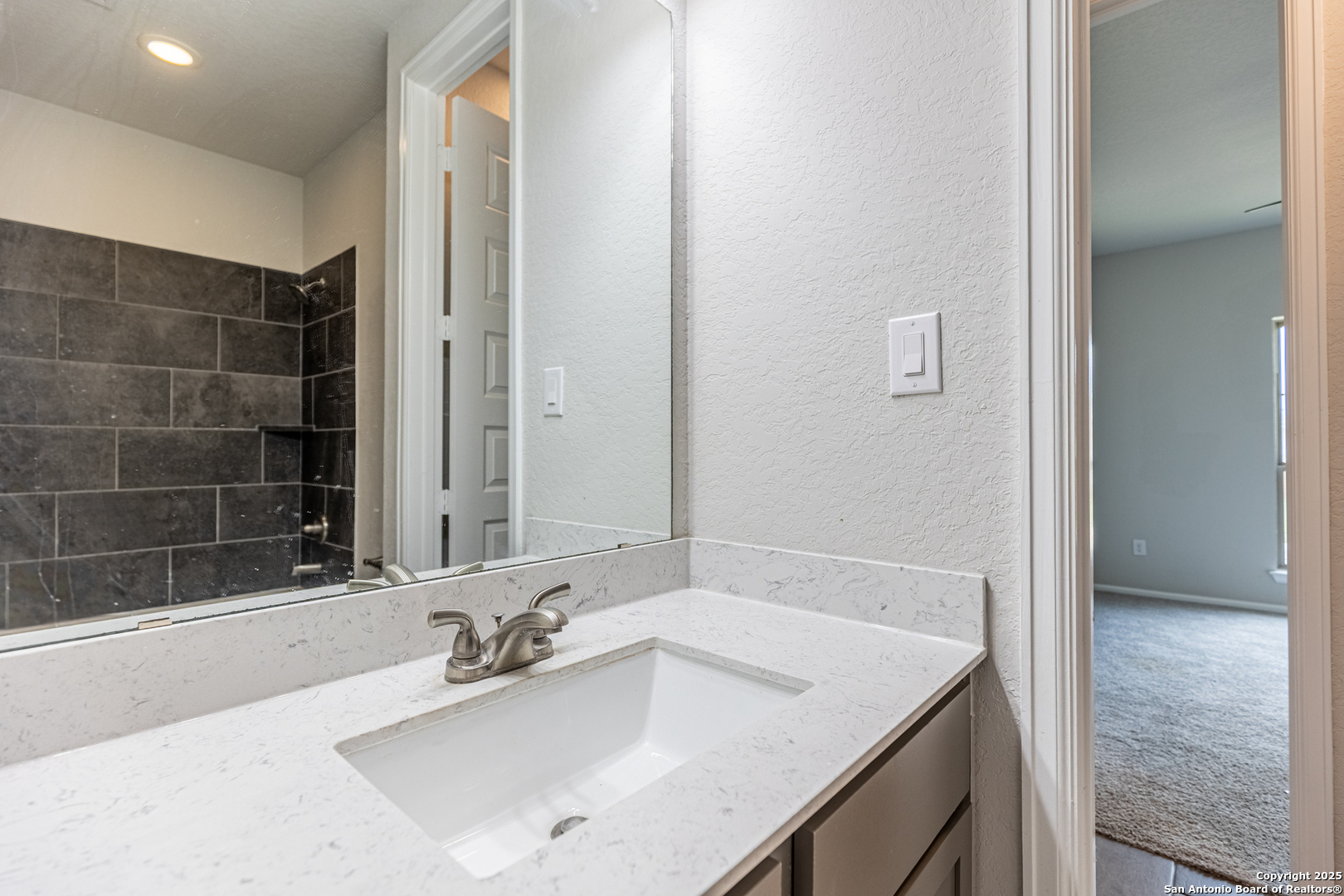9438 Iron Keeper San Antonio TX 78254