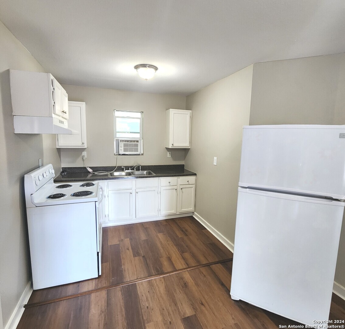 924 W Kings Highway San Antonio TX 78201