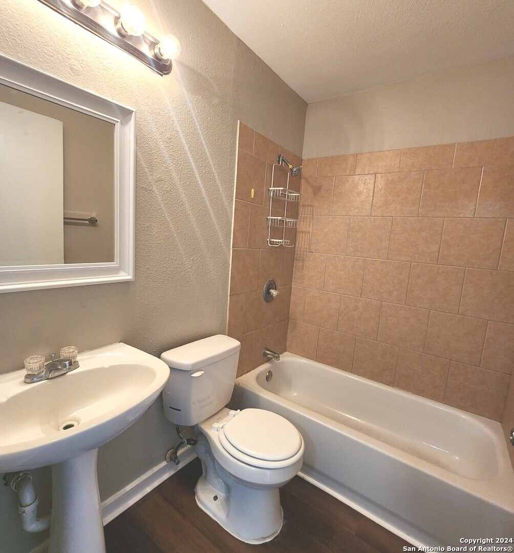 924 W Kings Highway San Antonio TX 78201